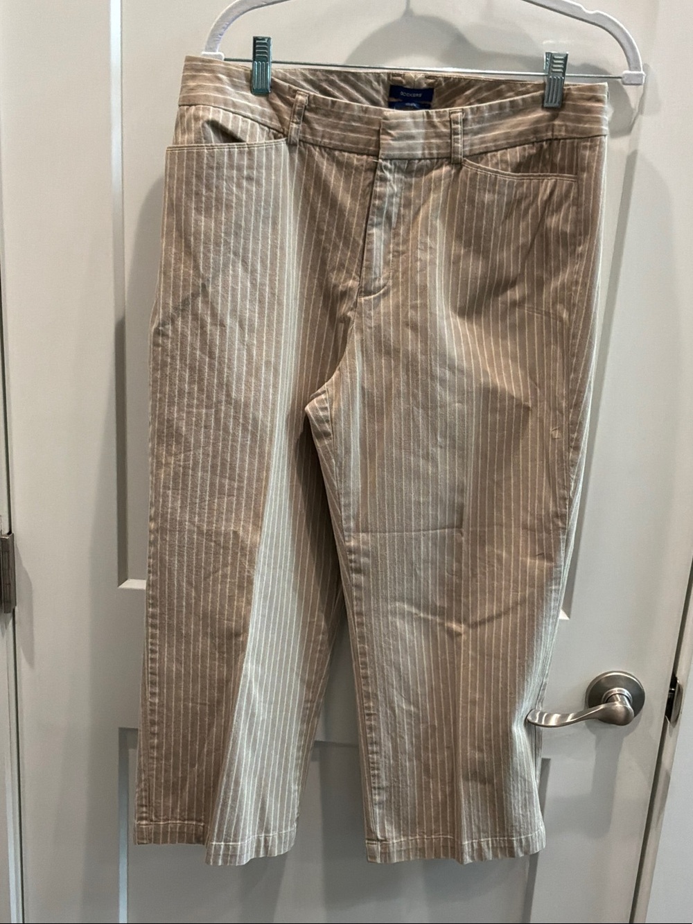 Dockers Ideal Fit Size 12 Beige Pinstripe Chino Capris Wide Leg Great w Sandles